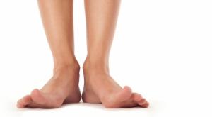 Причины почернения ногтя на ноге