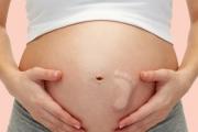 आईच्या पोटातील बाळ खूप सक्रिय का आहे? बाळ गर्भाशयात सक्रिय का फिरत आहे?